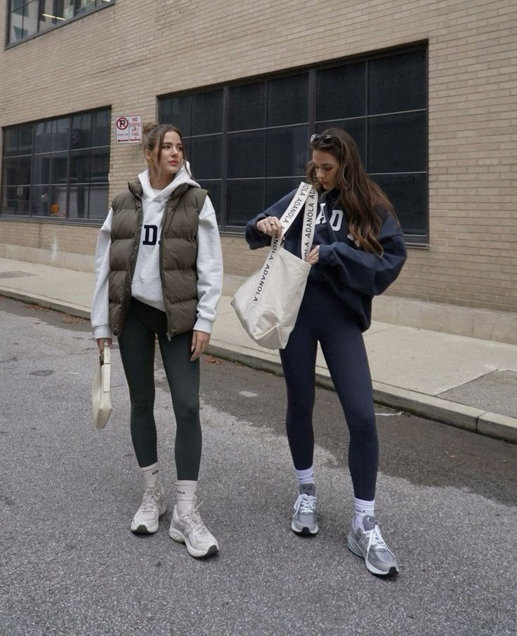 Hot Girl Walk – Trenden som Kombinerer Stil og Selvpleie
